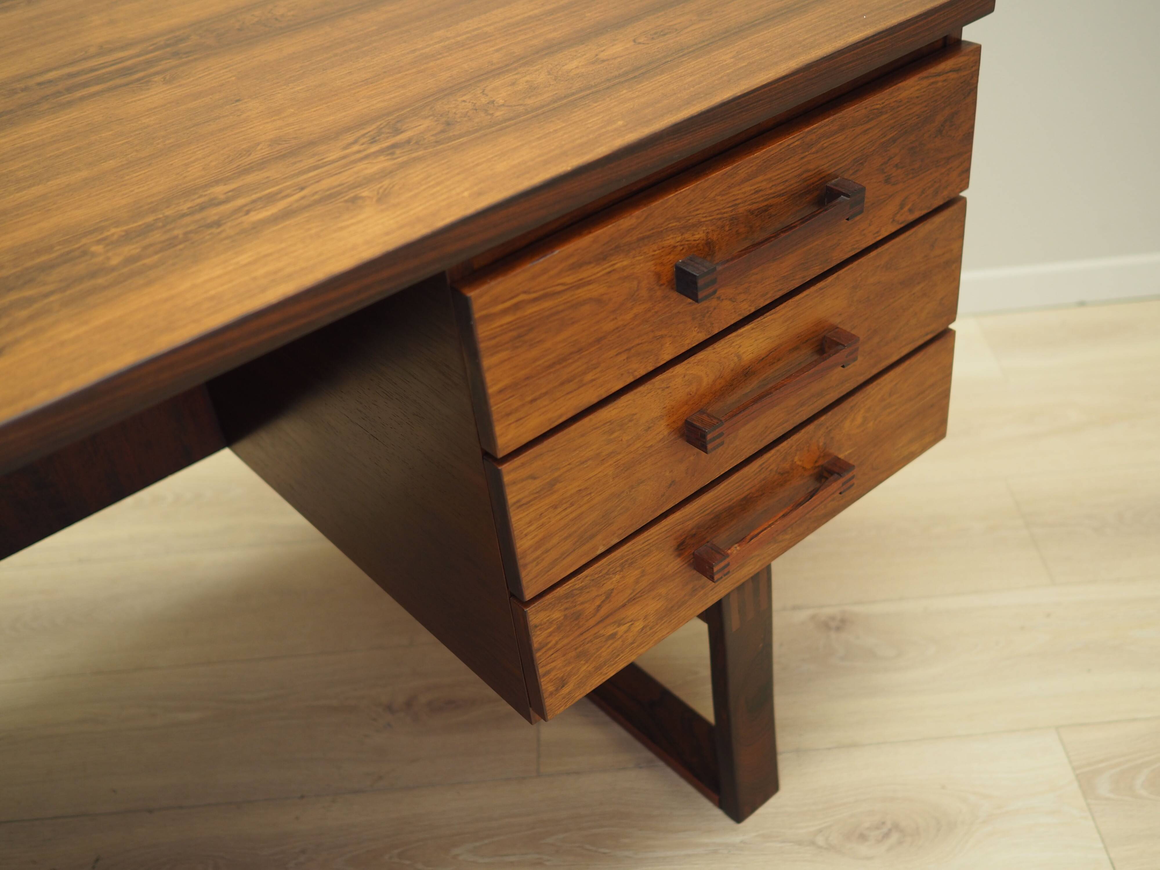 Rosewood desk, Danish design, 1960s, designer: Torben Valeur & Henning Jens