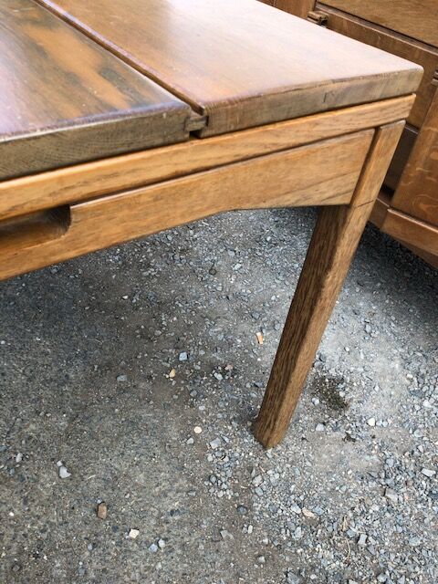 Scandinavian table with extensions