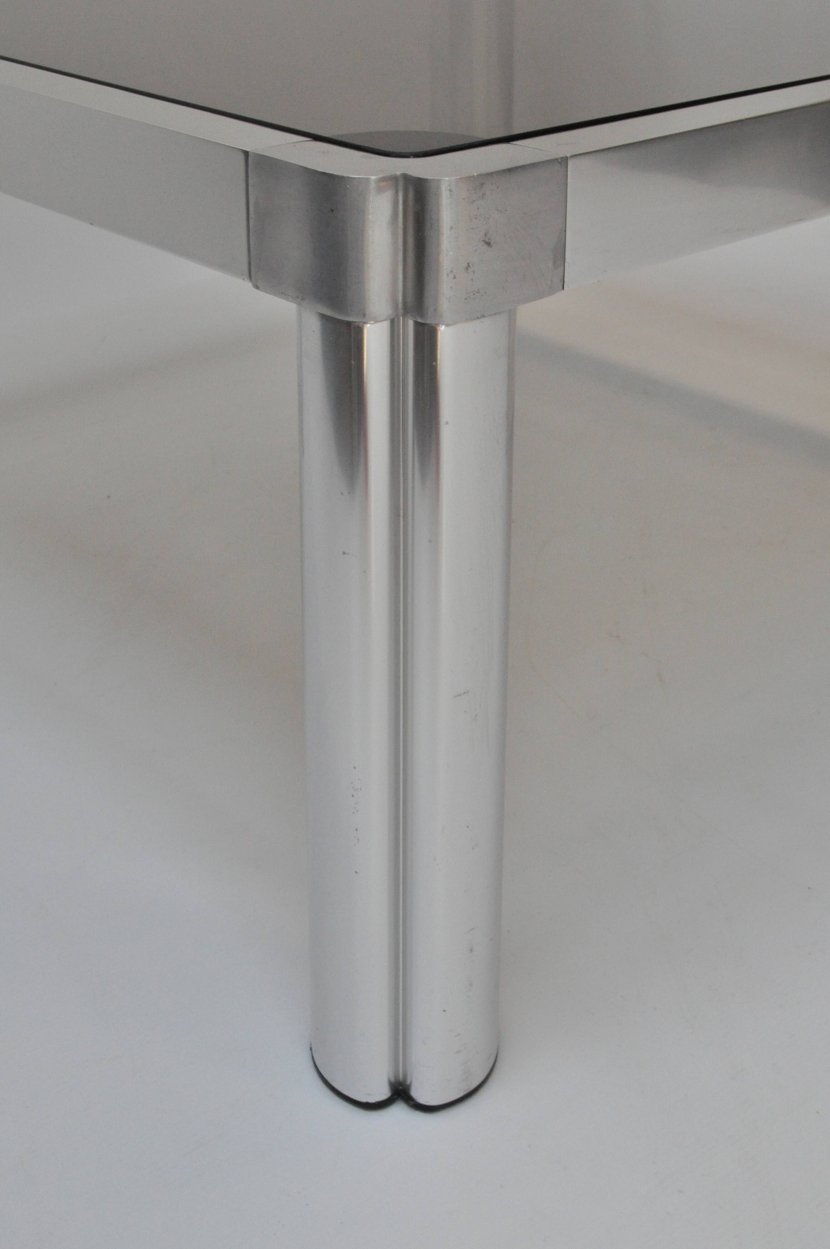 Table basse Artifort T100 par Kho Liang Ie – Verre fumé original – Années 1970