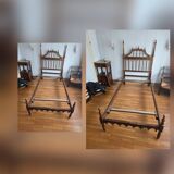 Paire de lits en bois sculpté