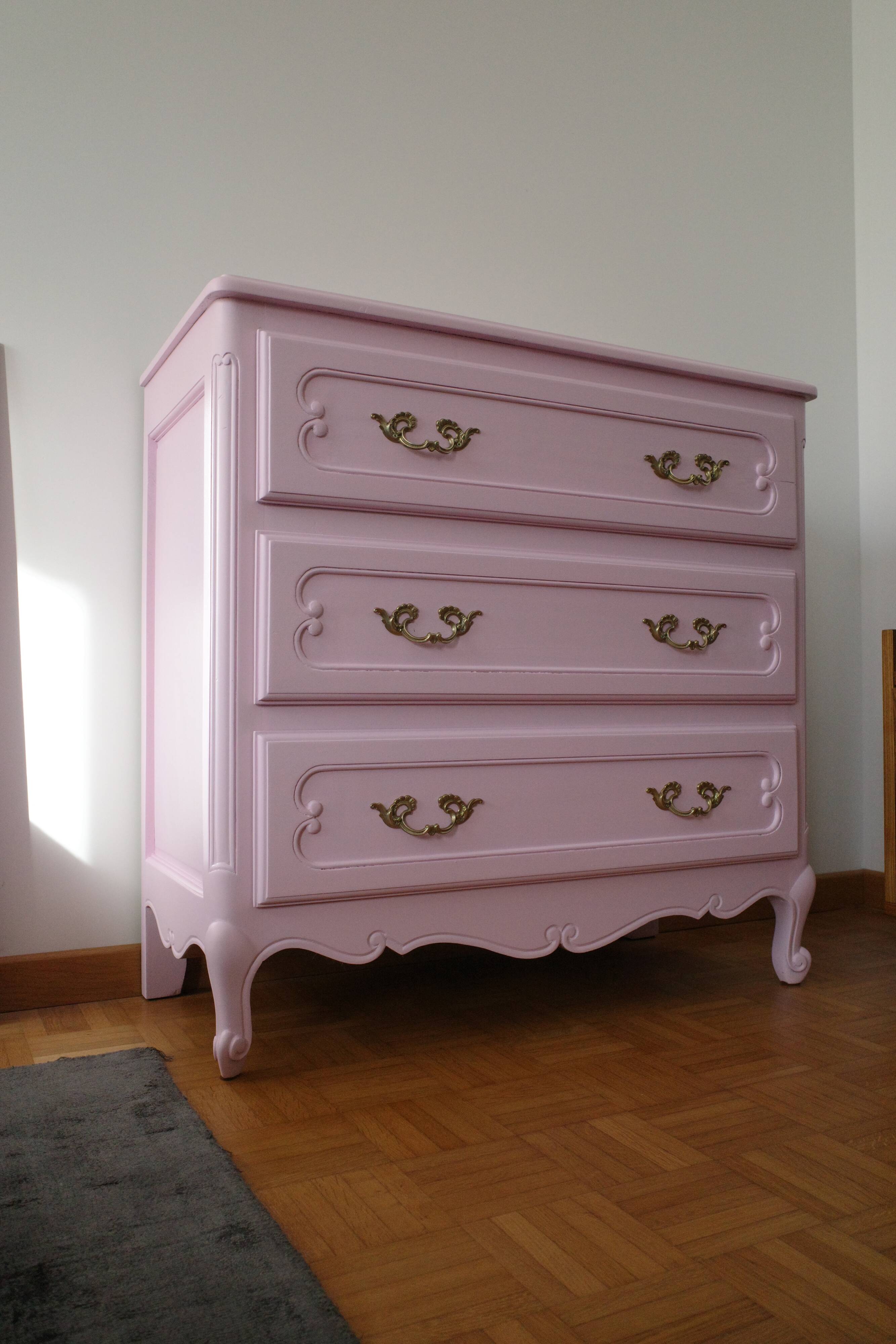 Vintage rose commode