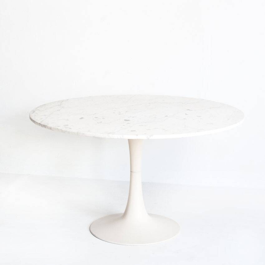 Vintage table with tulip base in white marble and Grosfillex base. France, 1960s
