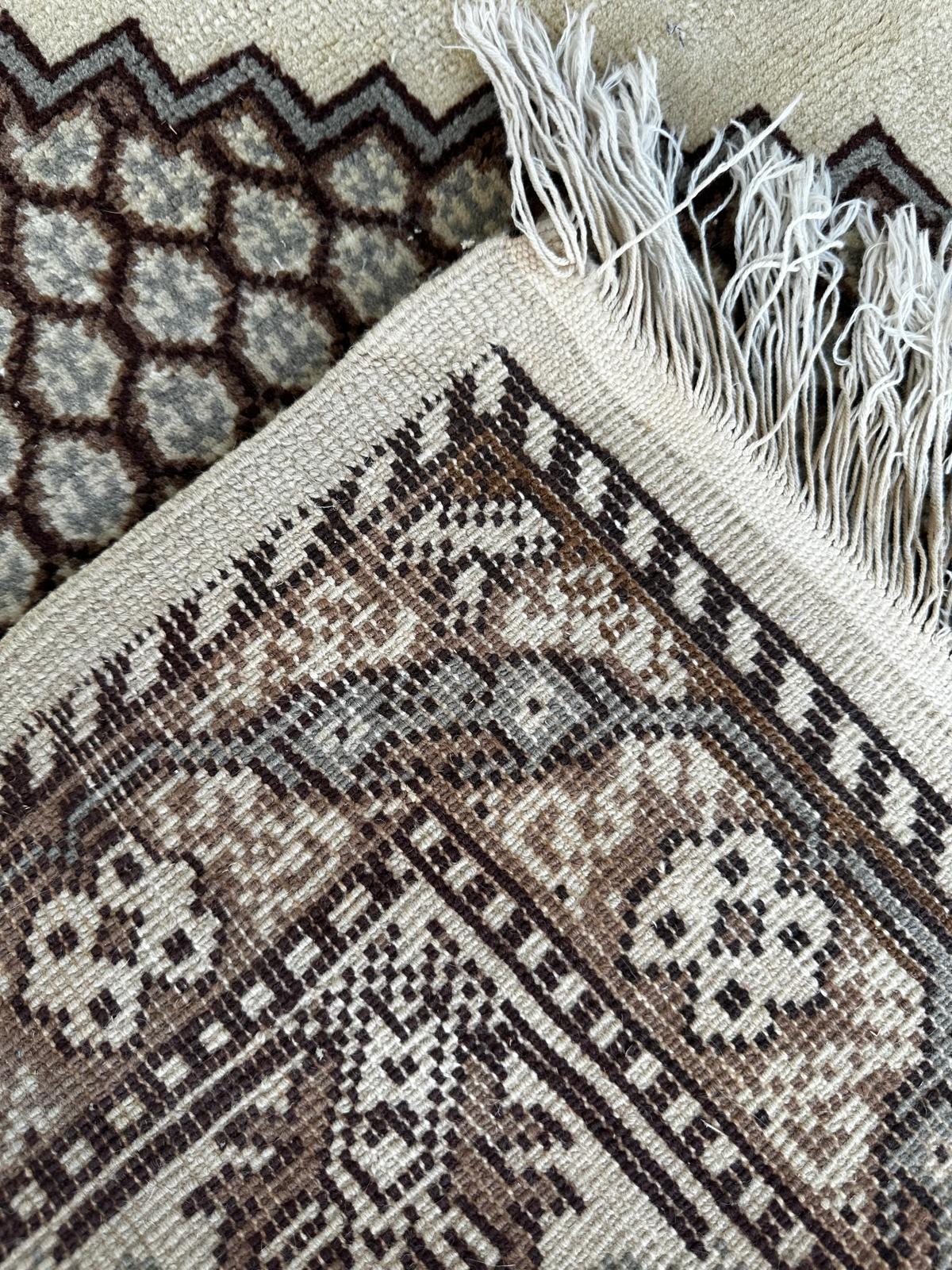 Tapis tunisien fait main 140cm x 235cm