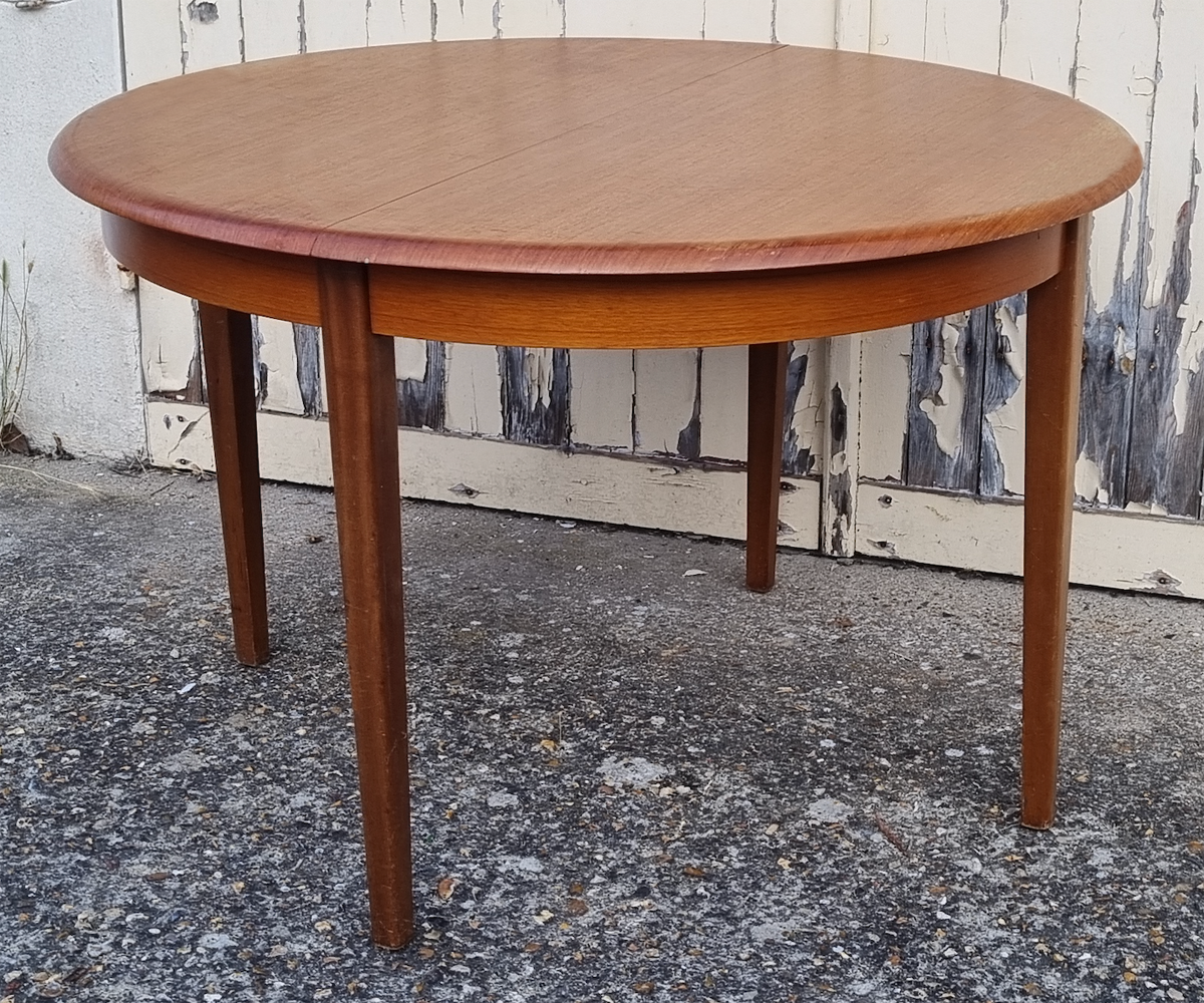 Extendable round dining table, solid wood, vintage, 60s