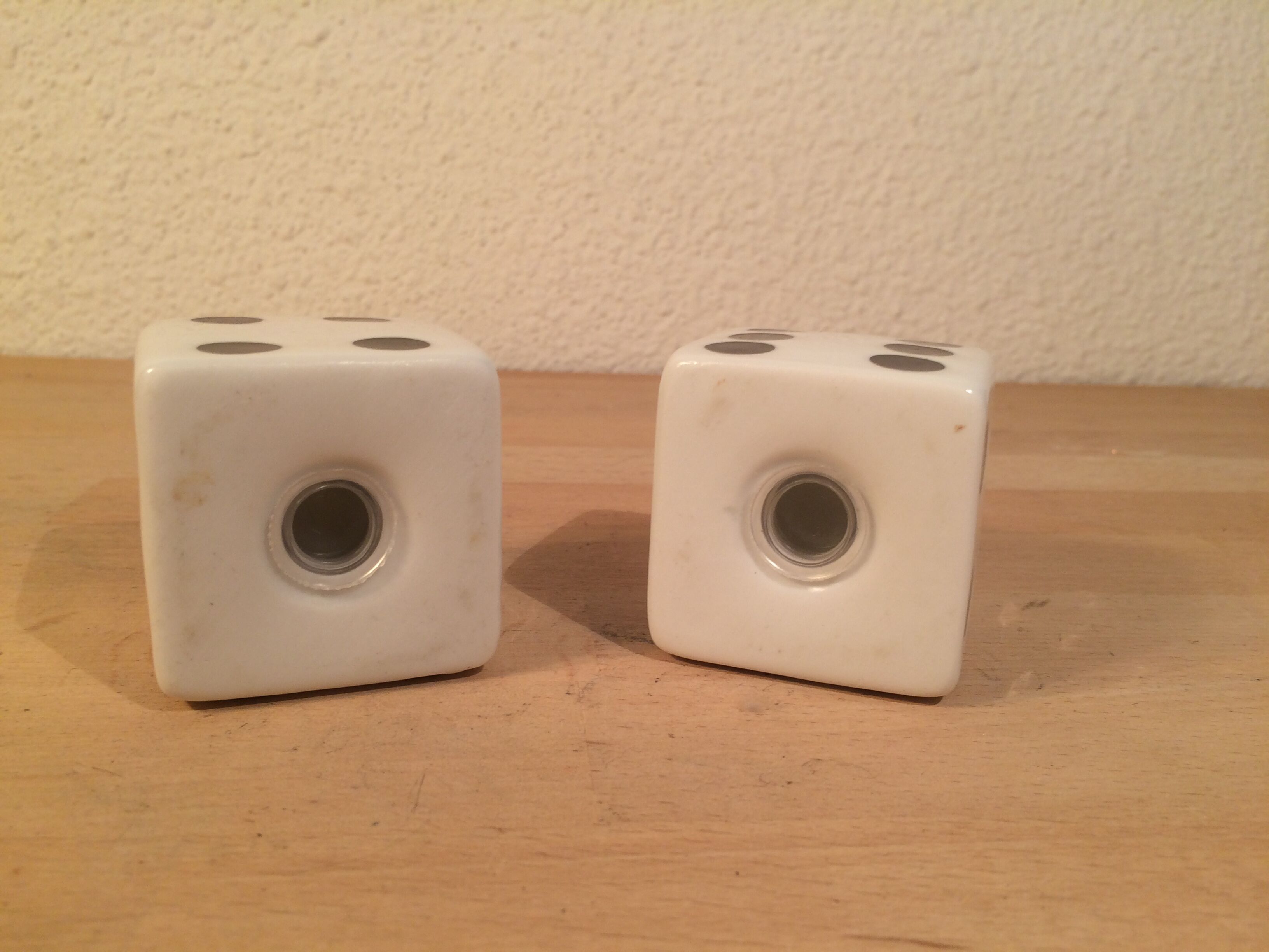 Pepper salt shaker dice to play ceramic, salt and pepper