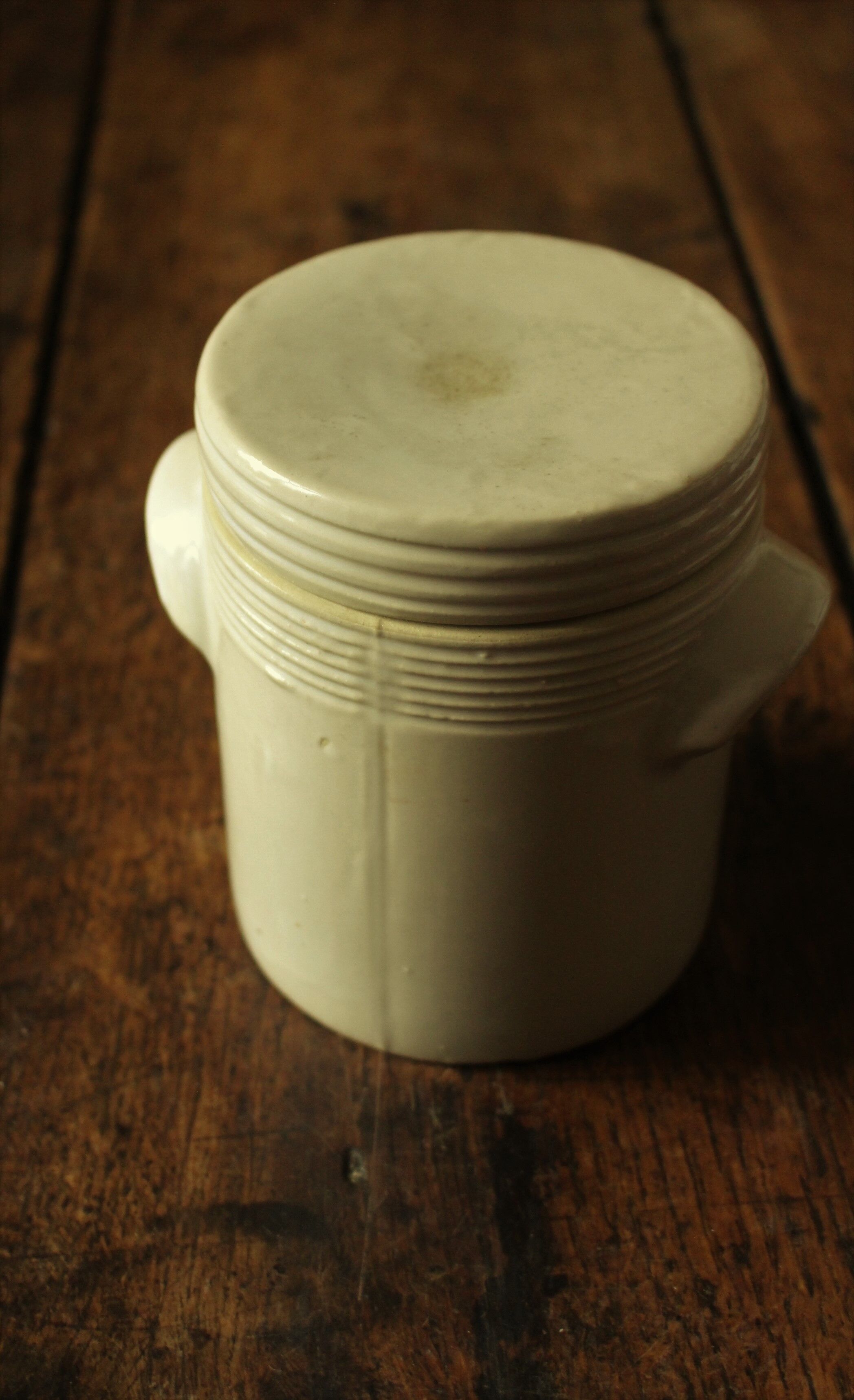 Pot glazed stoneware beige lid handles