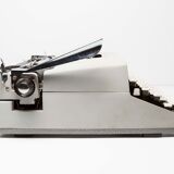 Typewriter Remington Monarch