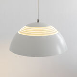 Suspension AJ Royal 37 par Arne Jacobsen