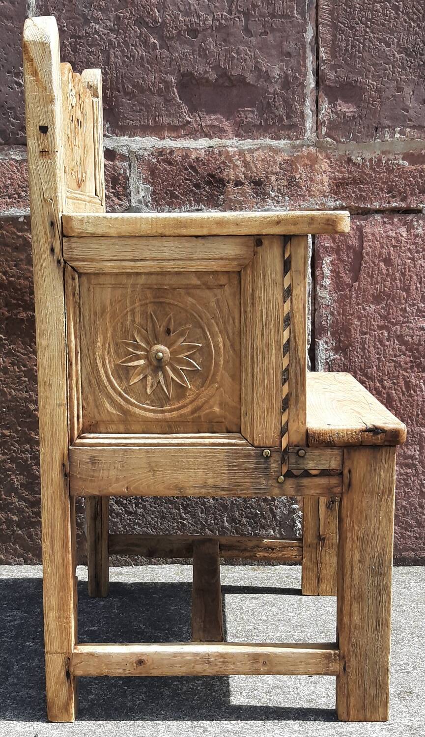 Fauteuil, chayère ou trône en bois, début 19ème siècle.