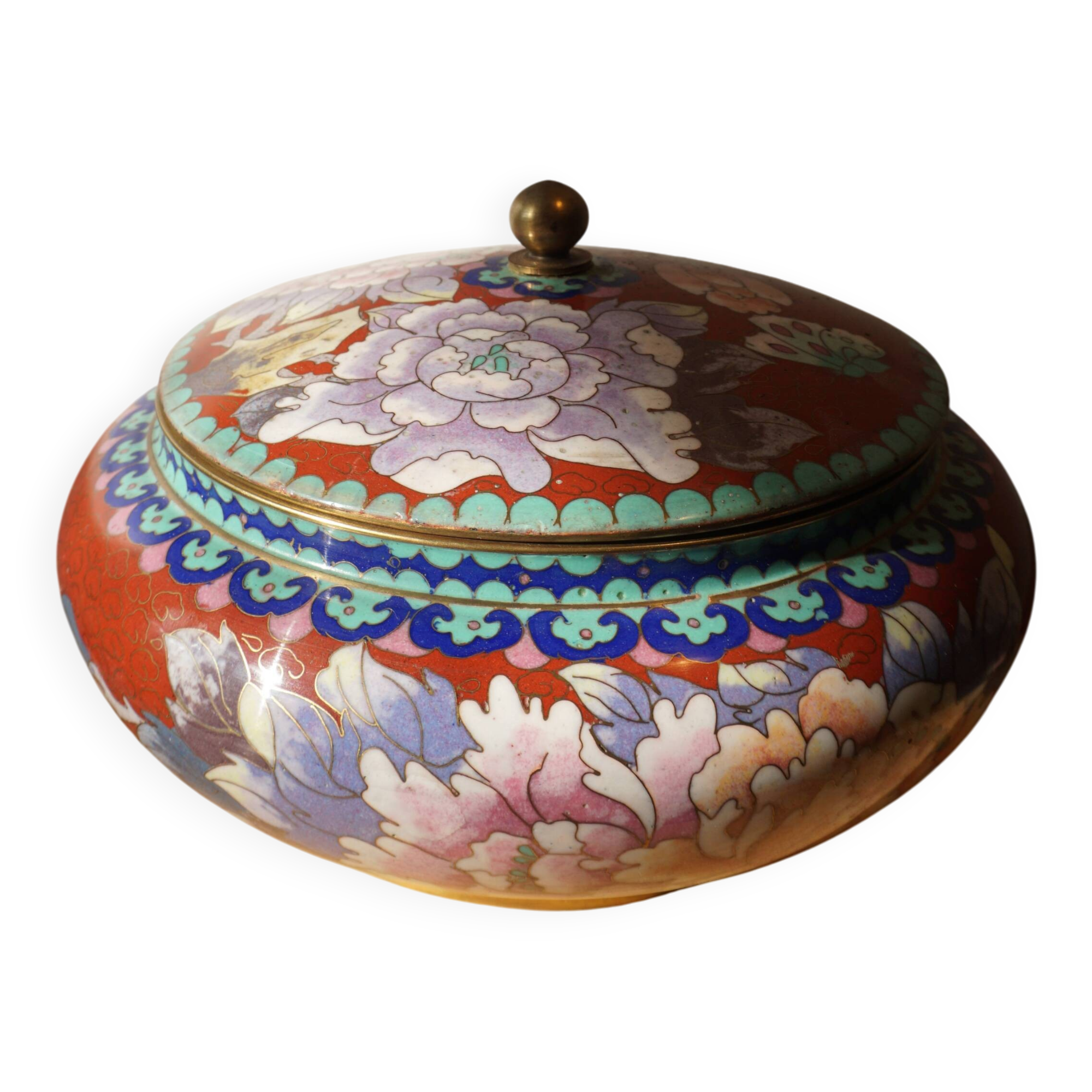 Plat chinois en émaux cloisonnés - seconde moitié du XX° siècle.