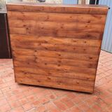 Showcase to install or hang