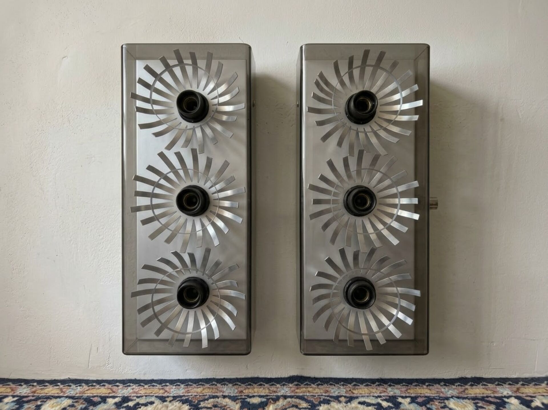 Paire d'appliques flower plexiglas circa 1970