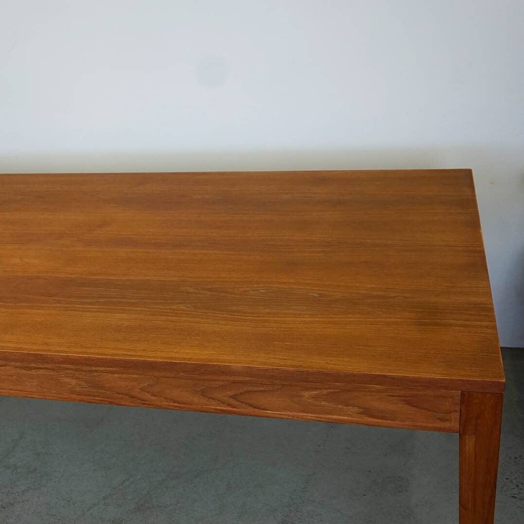 The modern Scandinavian teak dining table Diplomat by Finn Juhl for France and Son.