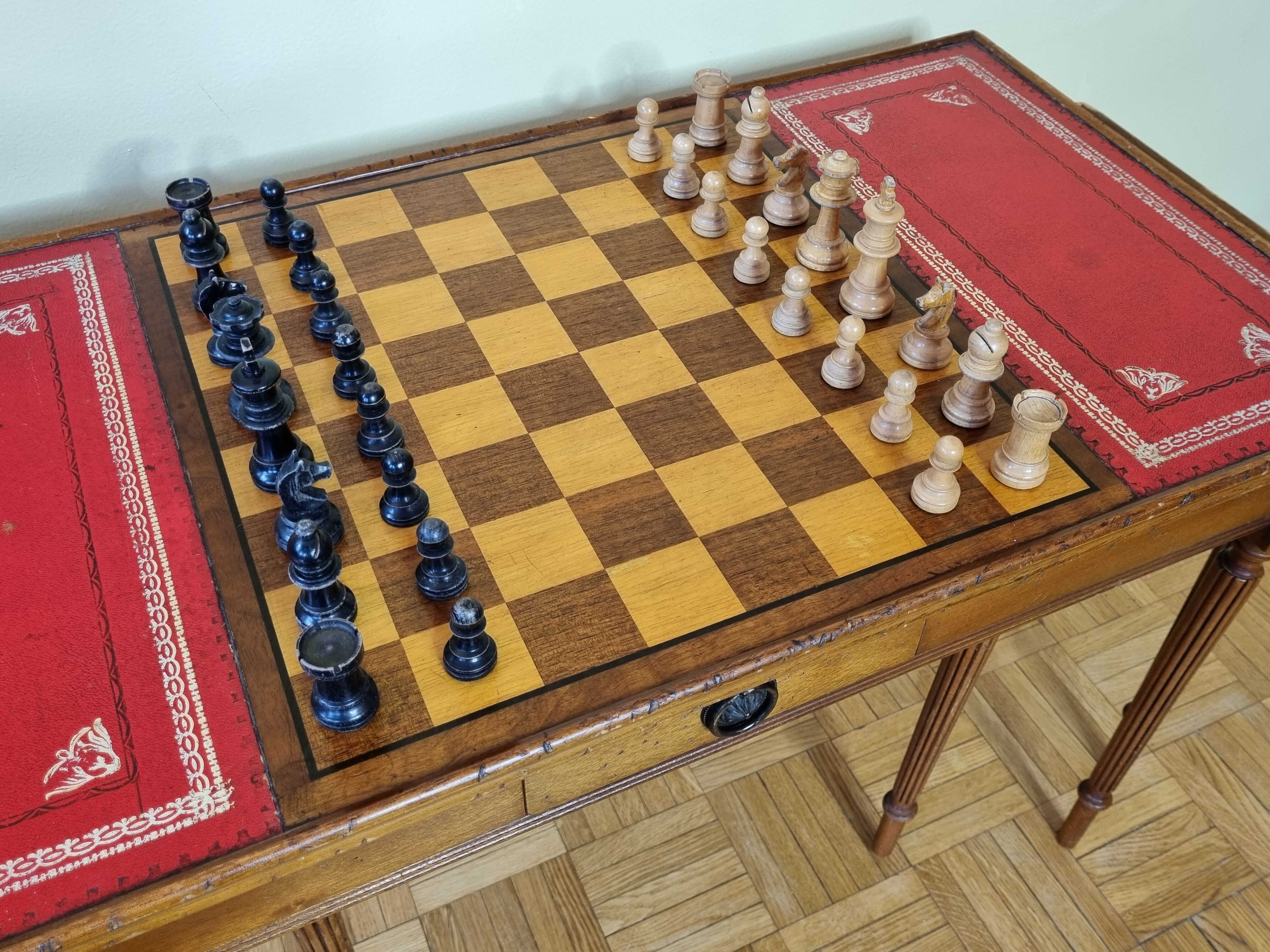 Louis Philippe style chess table and chess game with leather and wood tablets