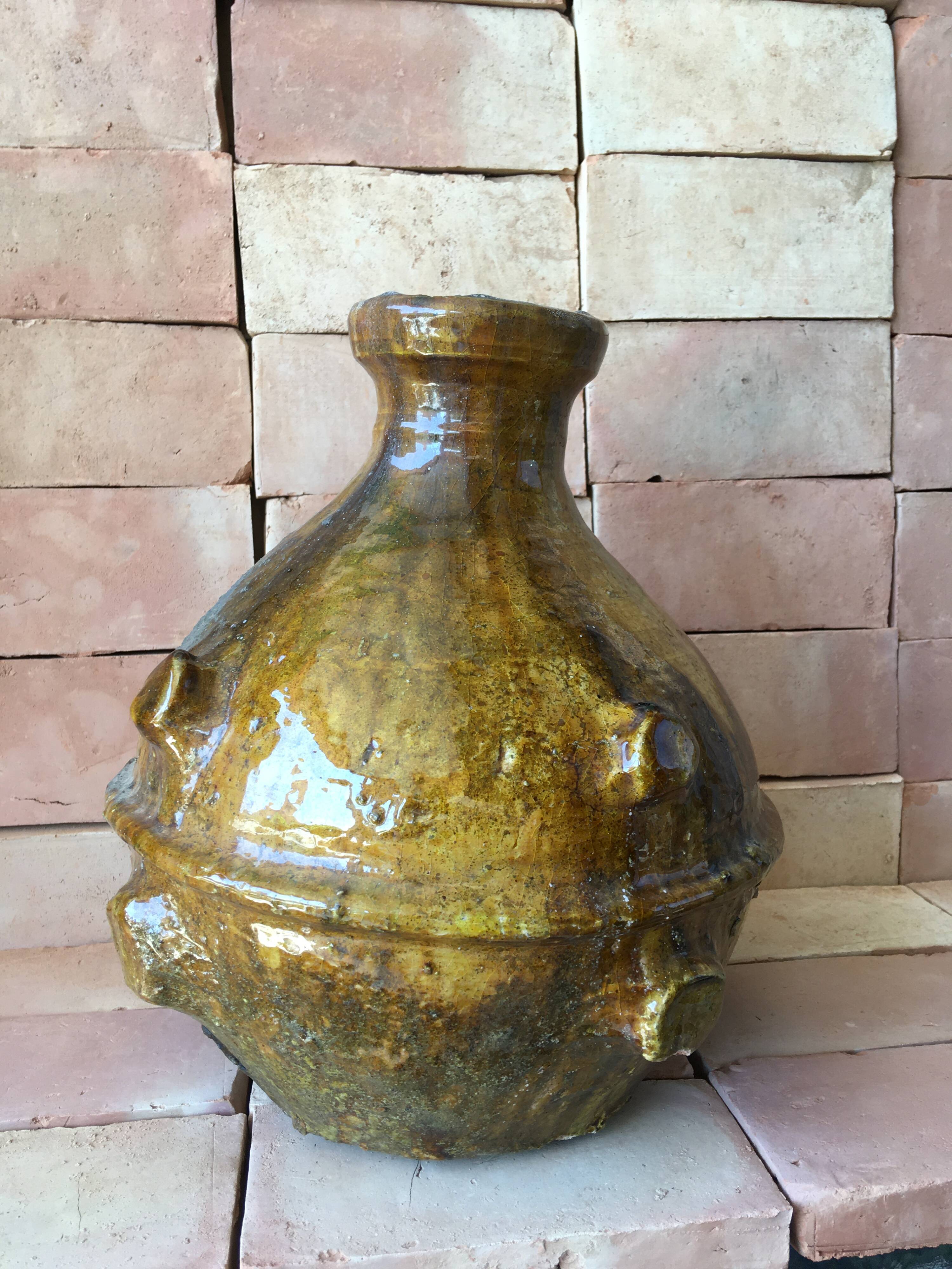 Poterie de tamegroute en terre cuite émaillée