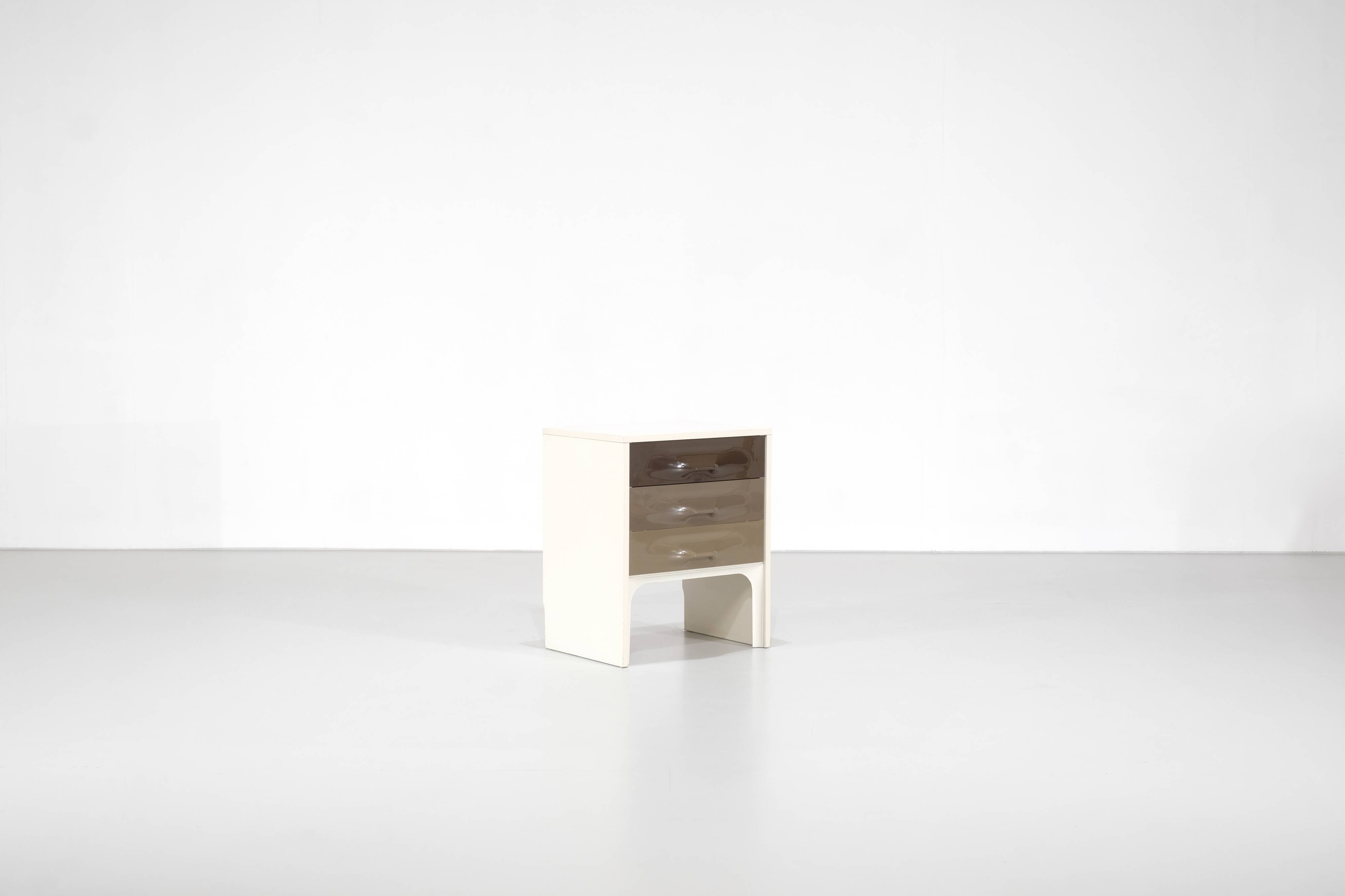 Nightstand "DF2000" by Raymond Loewy for Doubinsky Frères, France,