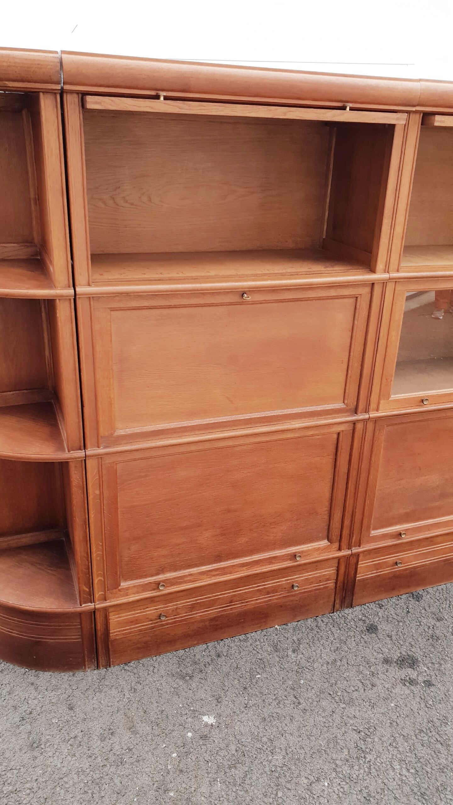 Vintage notary library
