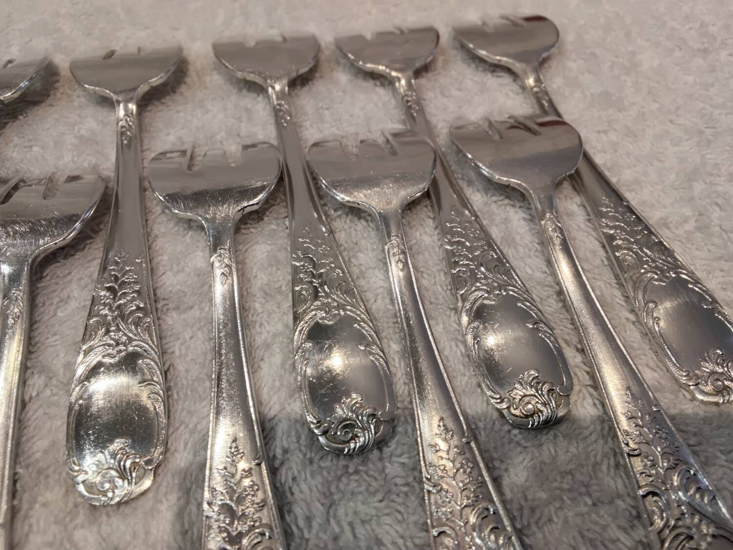 12 silver-plated oyster forks by silversmith Platil St Rocaille