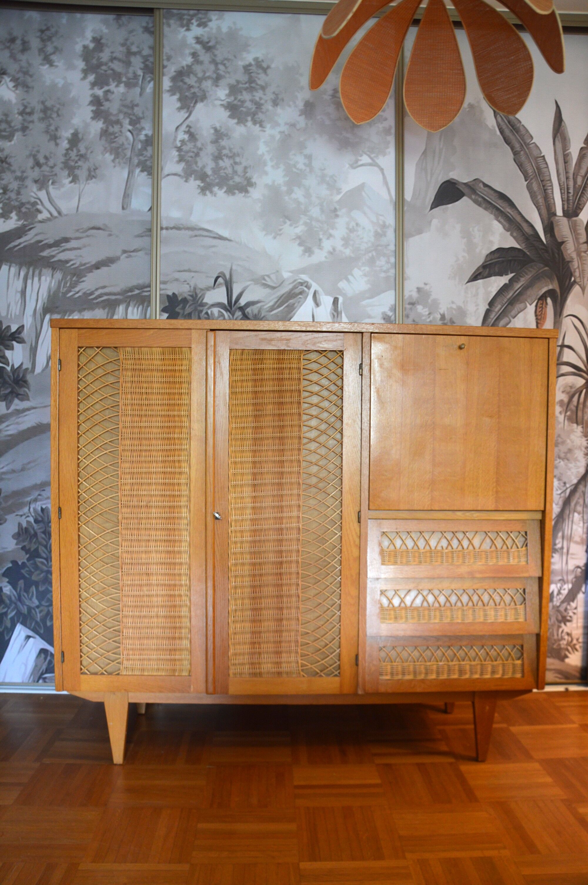 Commode penderie secrétaire en rotin vintage