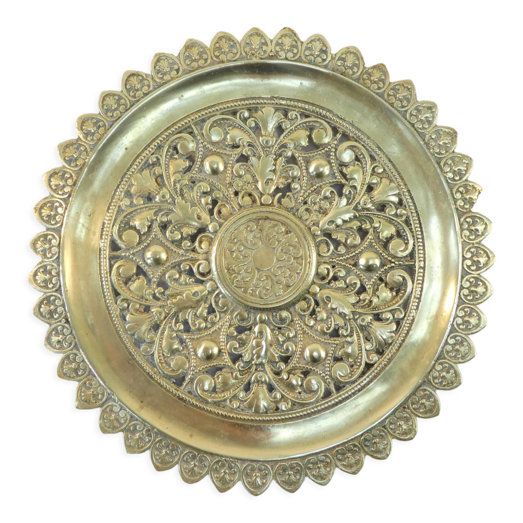 Bronze ewer tray or tray in Renaissance style