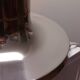 Lampadaire vintage style spatial, ampoule Temde, verre opale chromé.