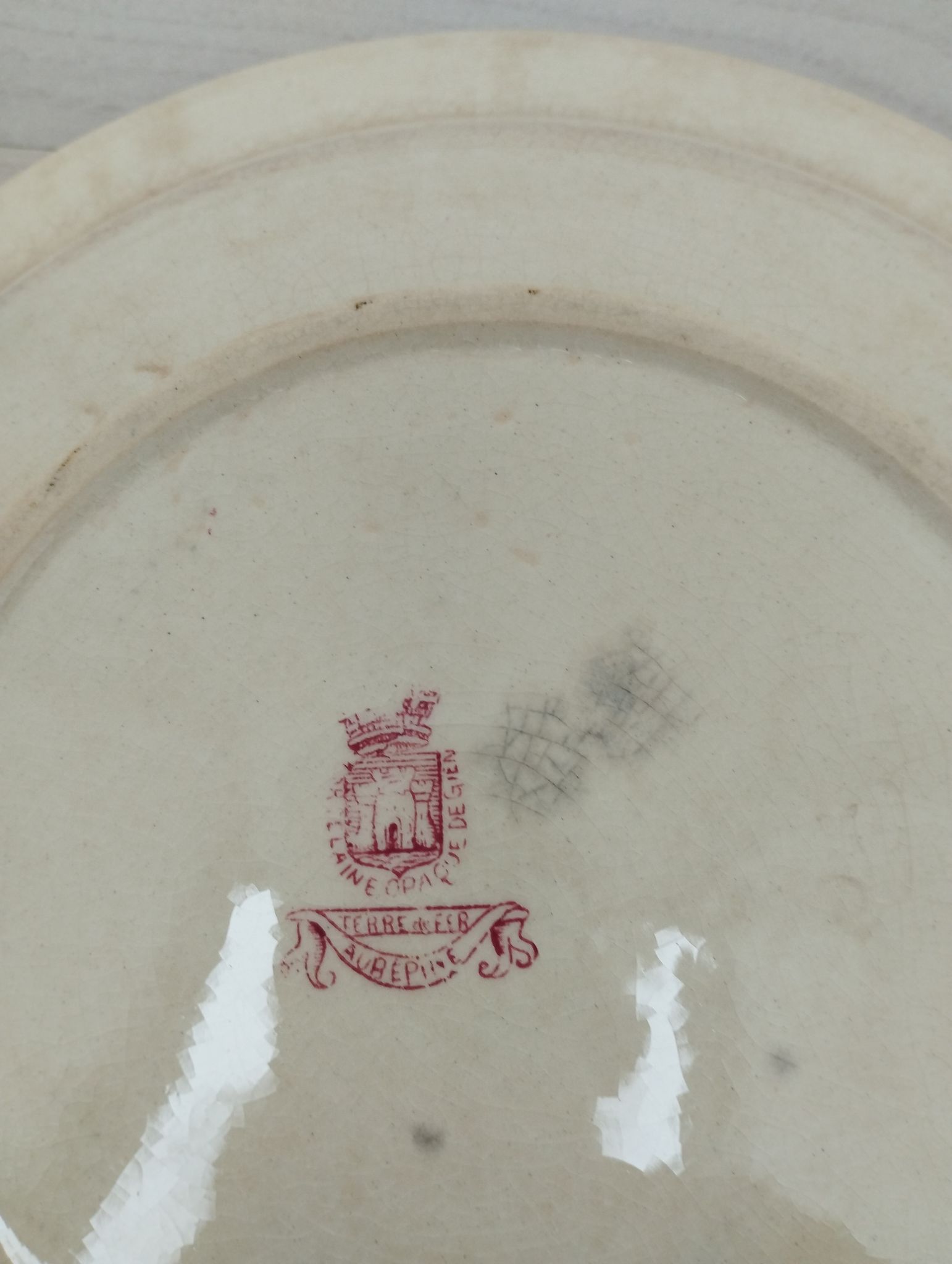 Hollow dish in Gien ironstone, Aubépine rose model