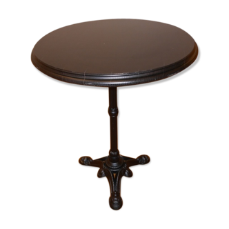 Table bistro tray ground in solid black tinted ash, tripod footing in black cast iron