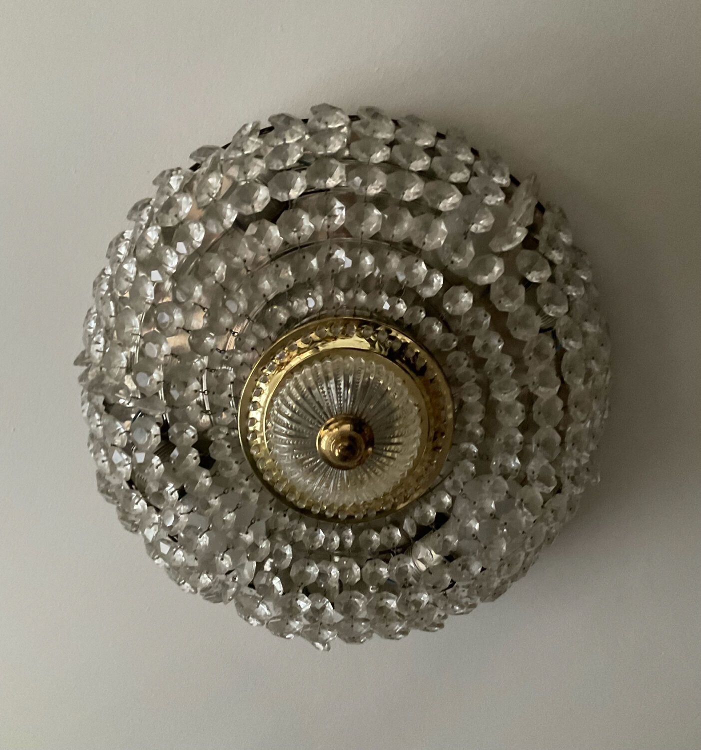 Vintage ceiling light with pendants and brass.