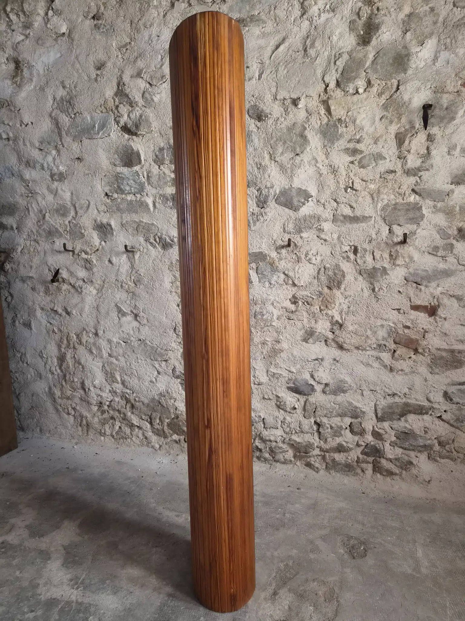 Large French folding screen in pine, room divider, 1950s, attributed to Baumann.
