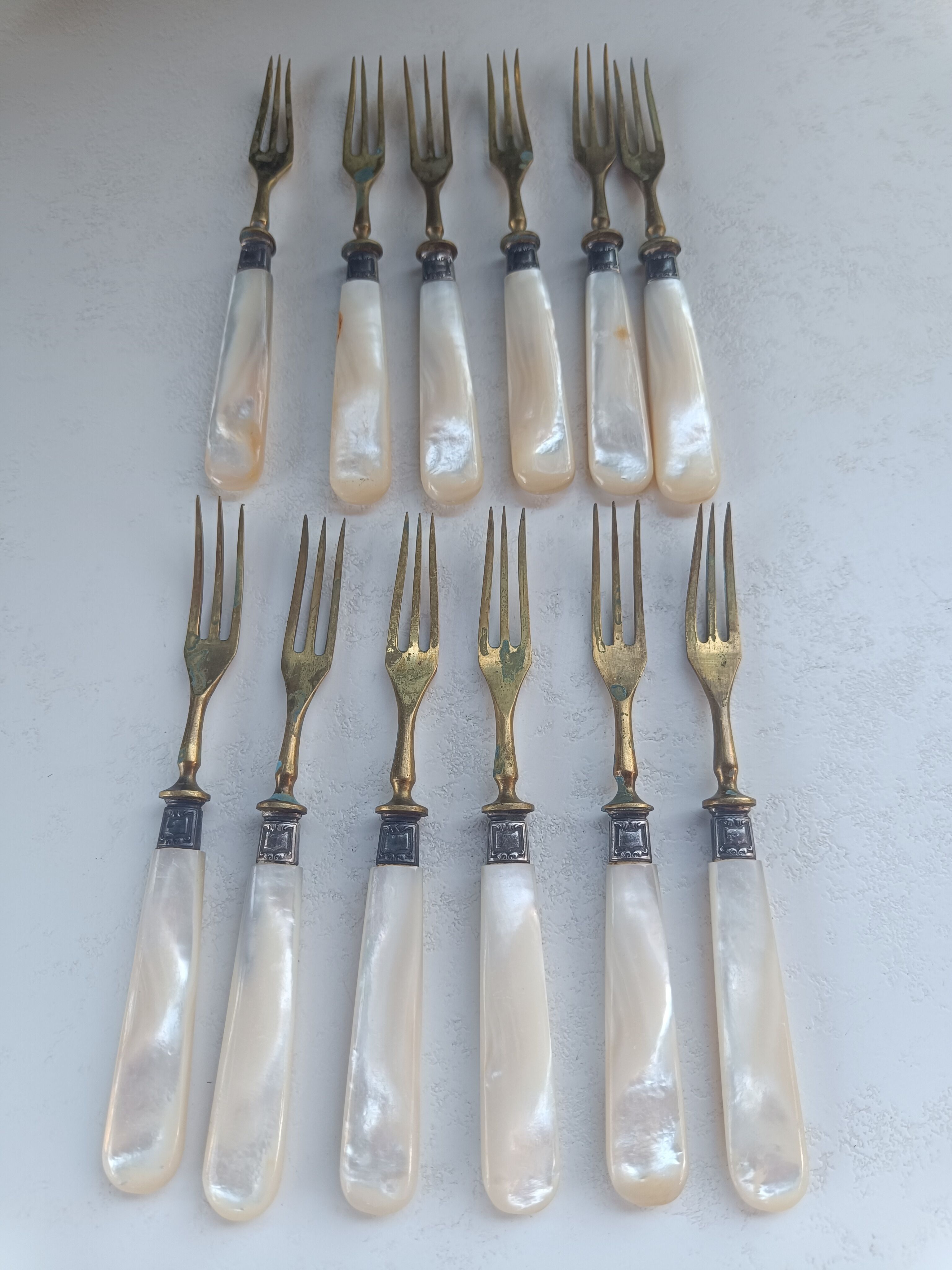 Set of dessert forks