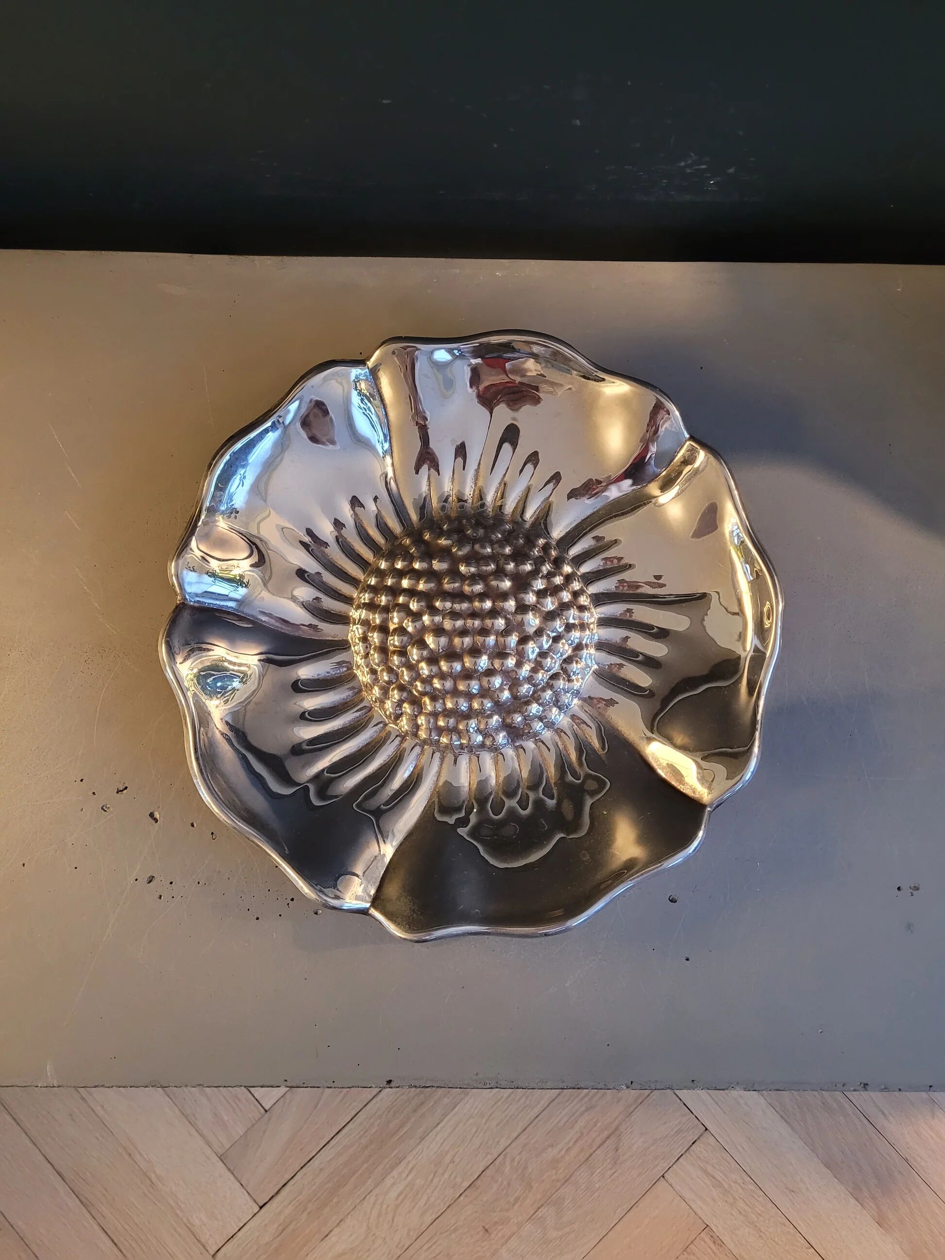 Silver-plated flower dish