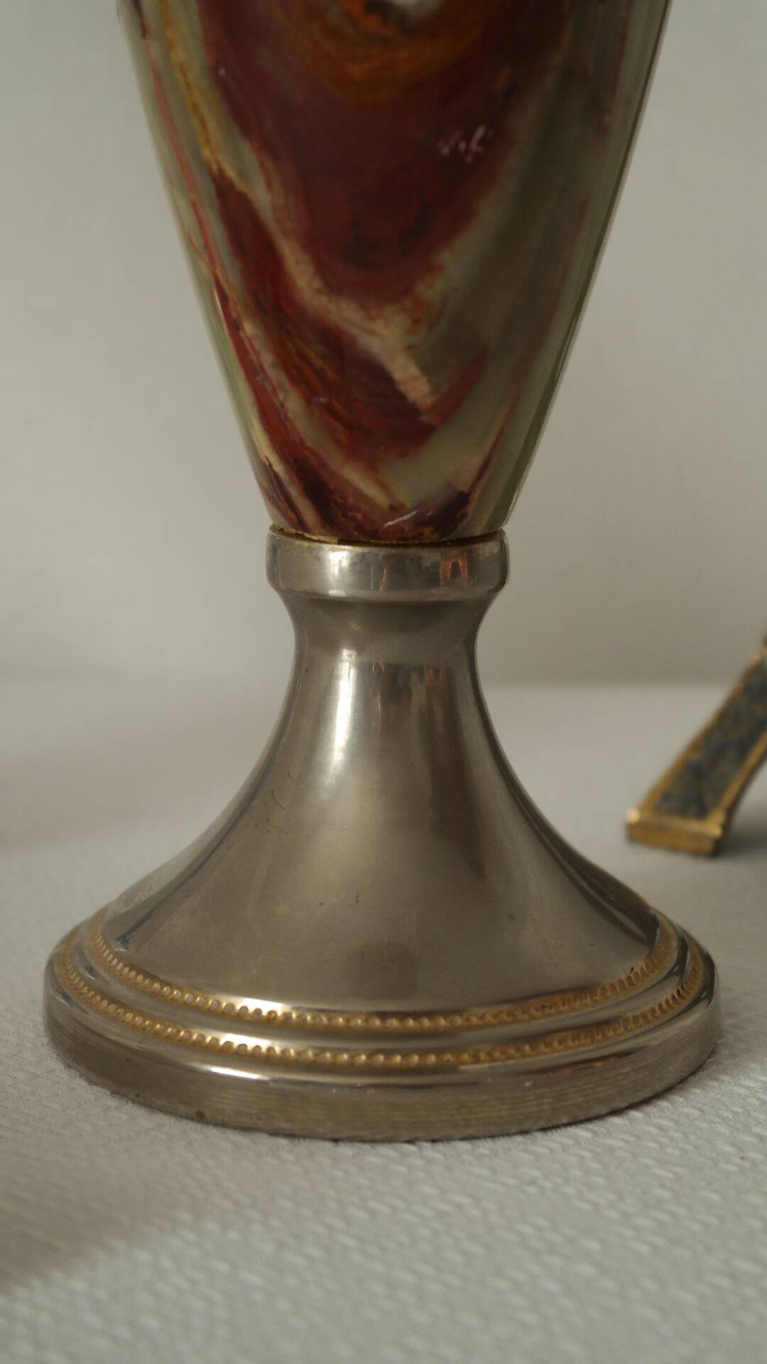 Amphore en onyx et etain vintage