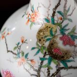 Vase d'appréciation en porcelaine Rose de Style dynastie Qing, Motif d'oiseau et de fleur, artisanat classique