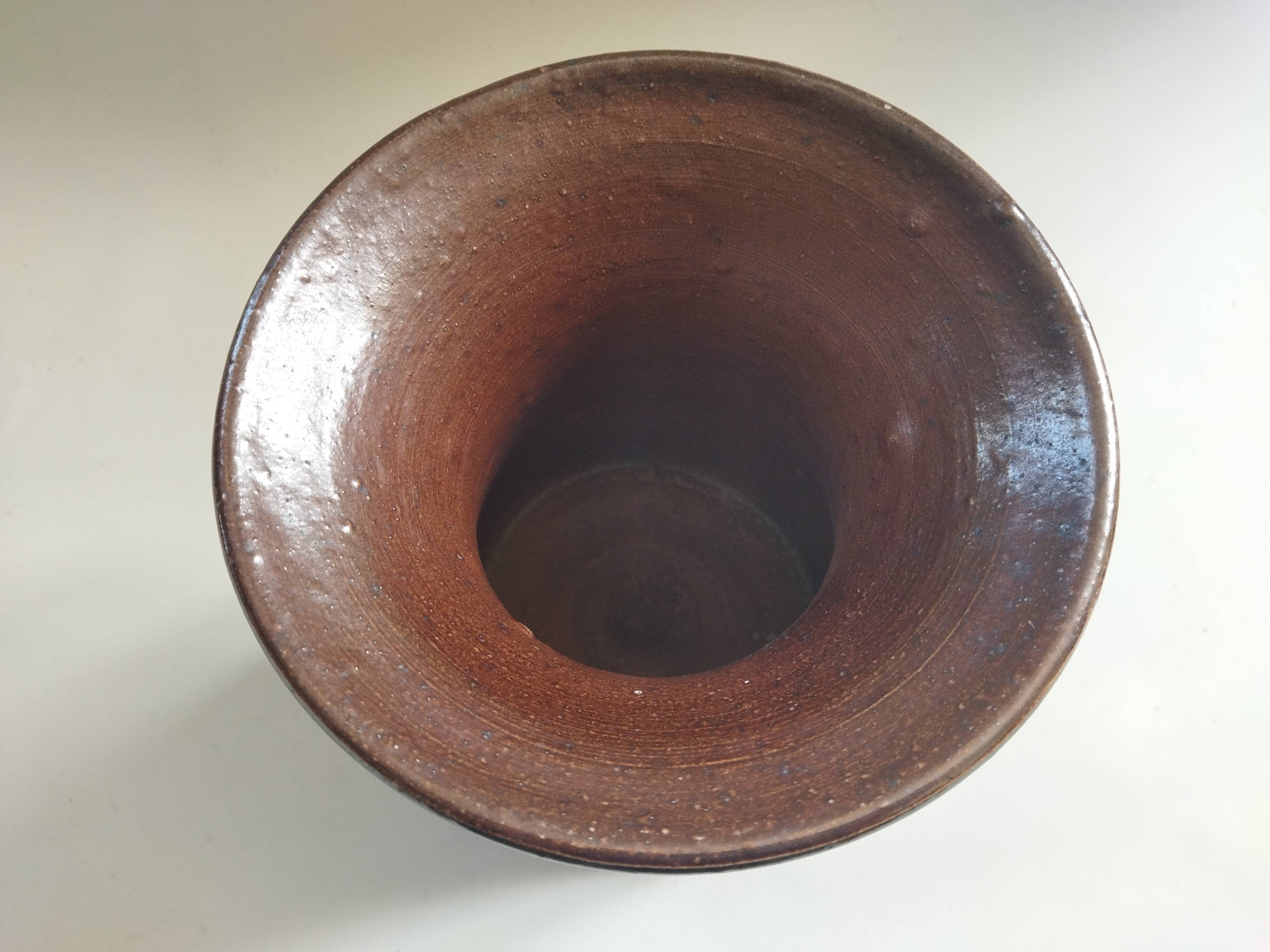 Stoneware vase by Bonny