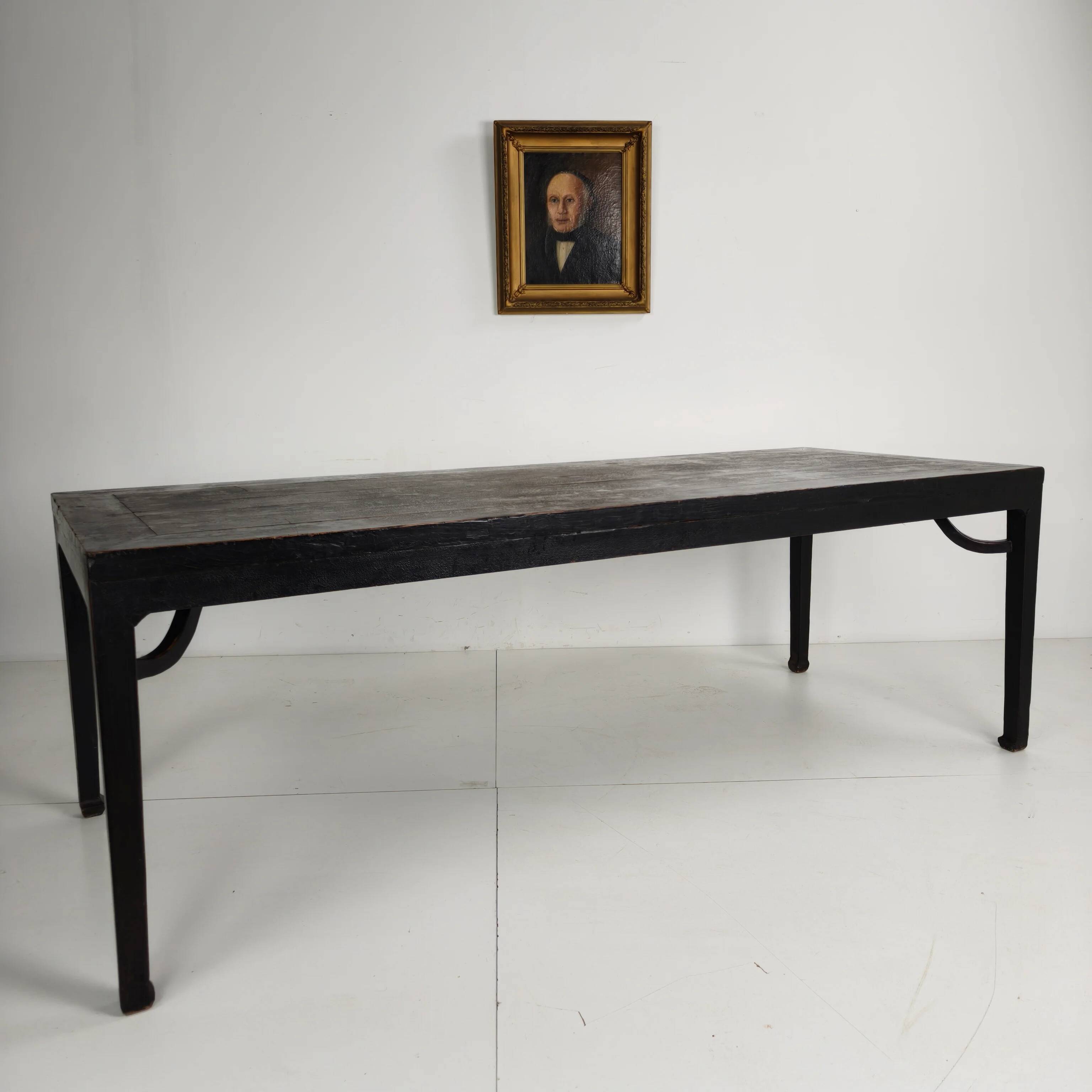Table de salle à manger chinoise Qing noire (230 cm) — milieu à fin du XVIIIe siècle — laque d'origine