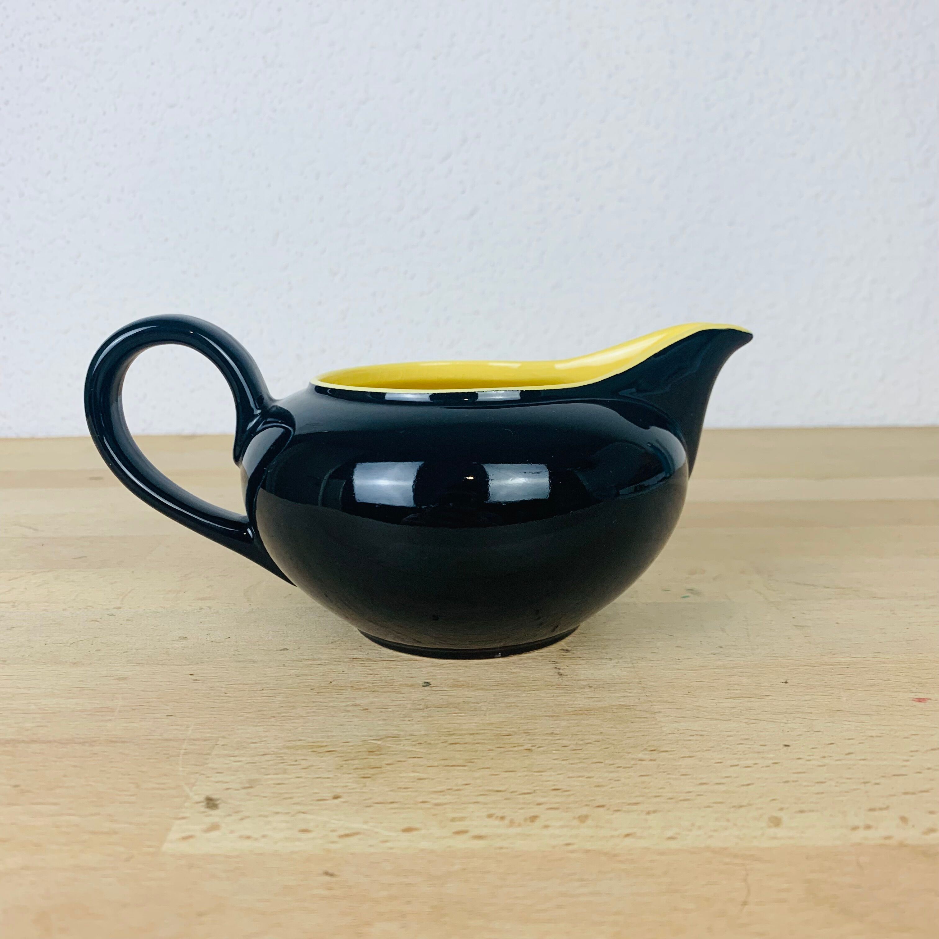 Teapot and milk jug Biarritz by Villeroy & Boch vintage ceramics