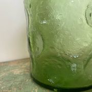 Lot de trois carafes en verre depoli