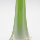 Vase en verre vert