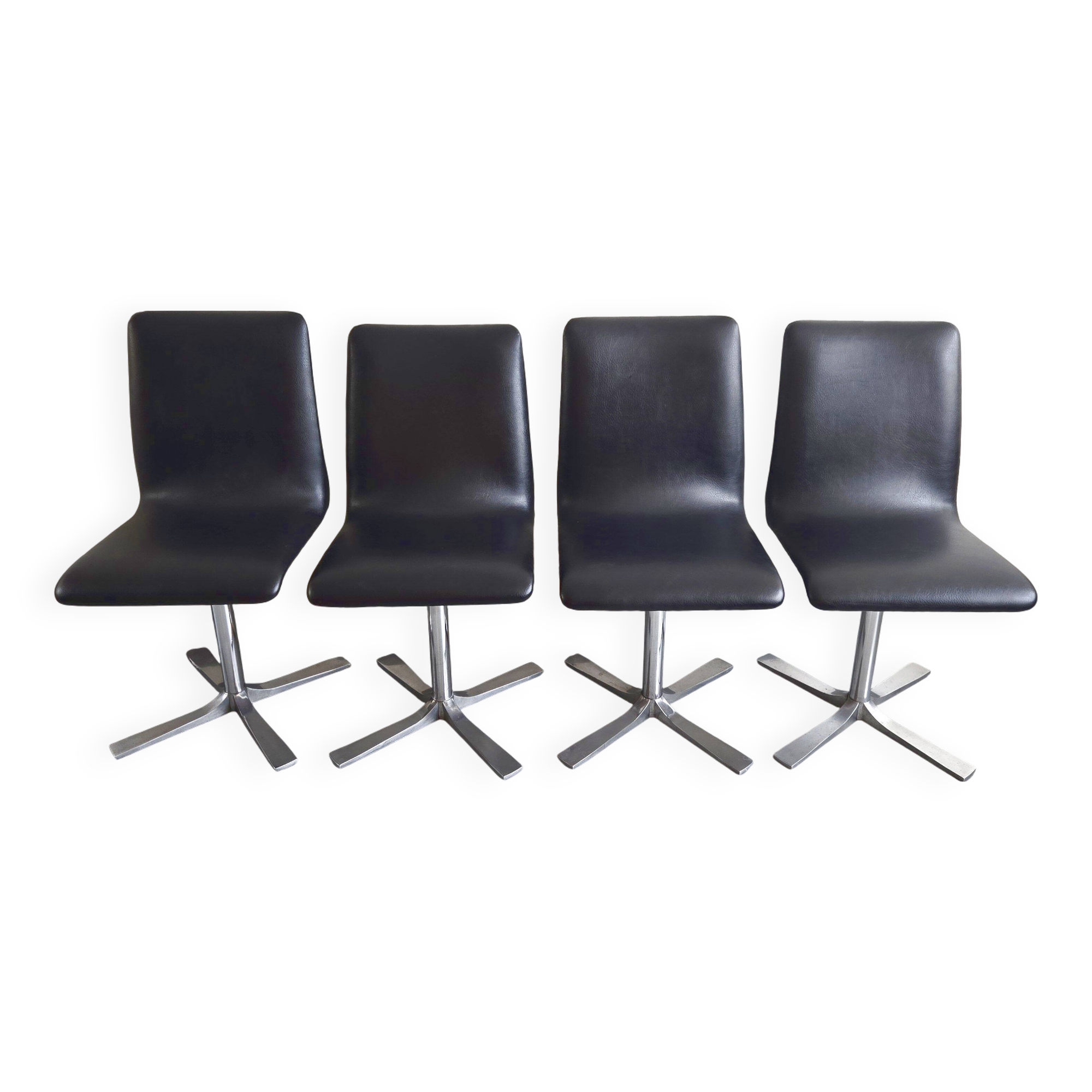 Set of 4 vintage chairs from the 1970s