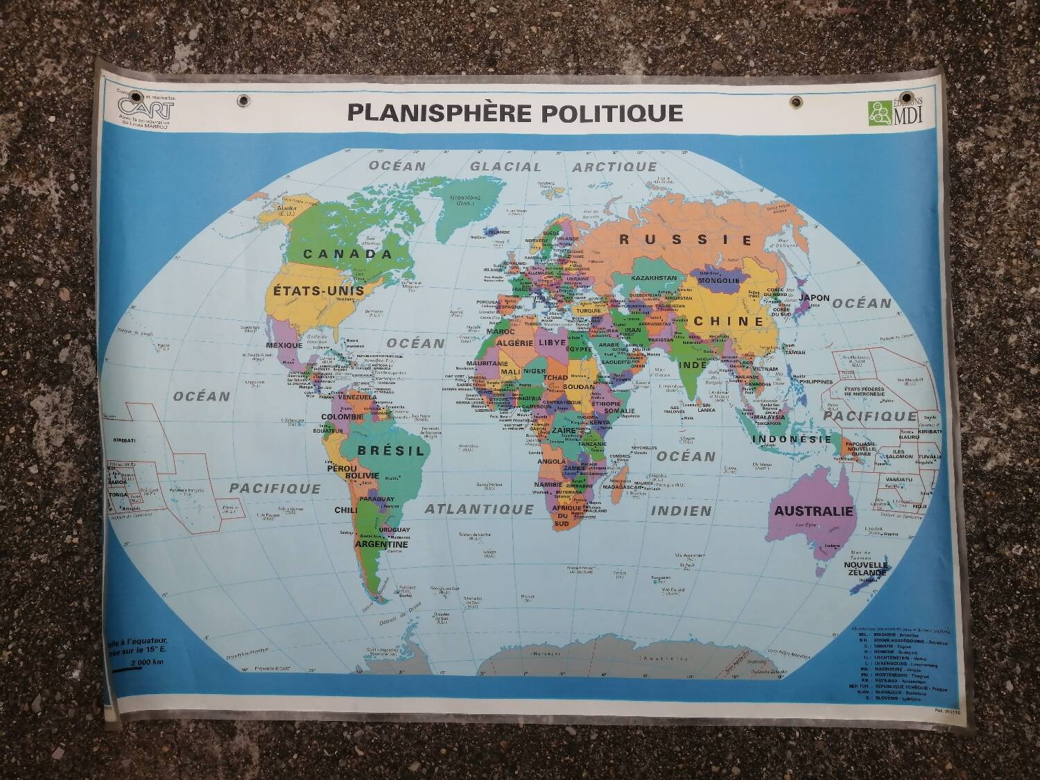 Old school MDI map: The world, political planisphere and relief.