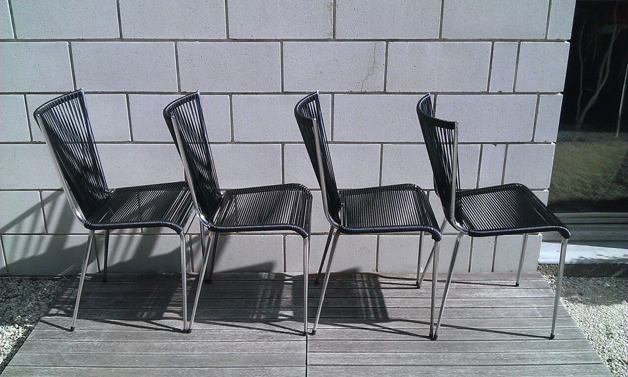Series 4 chairs black scoubidou