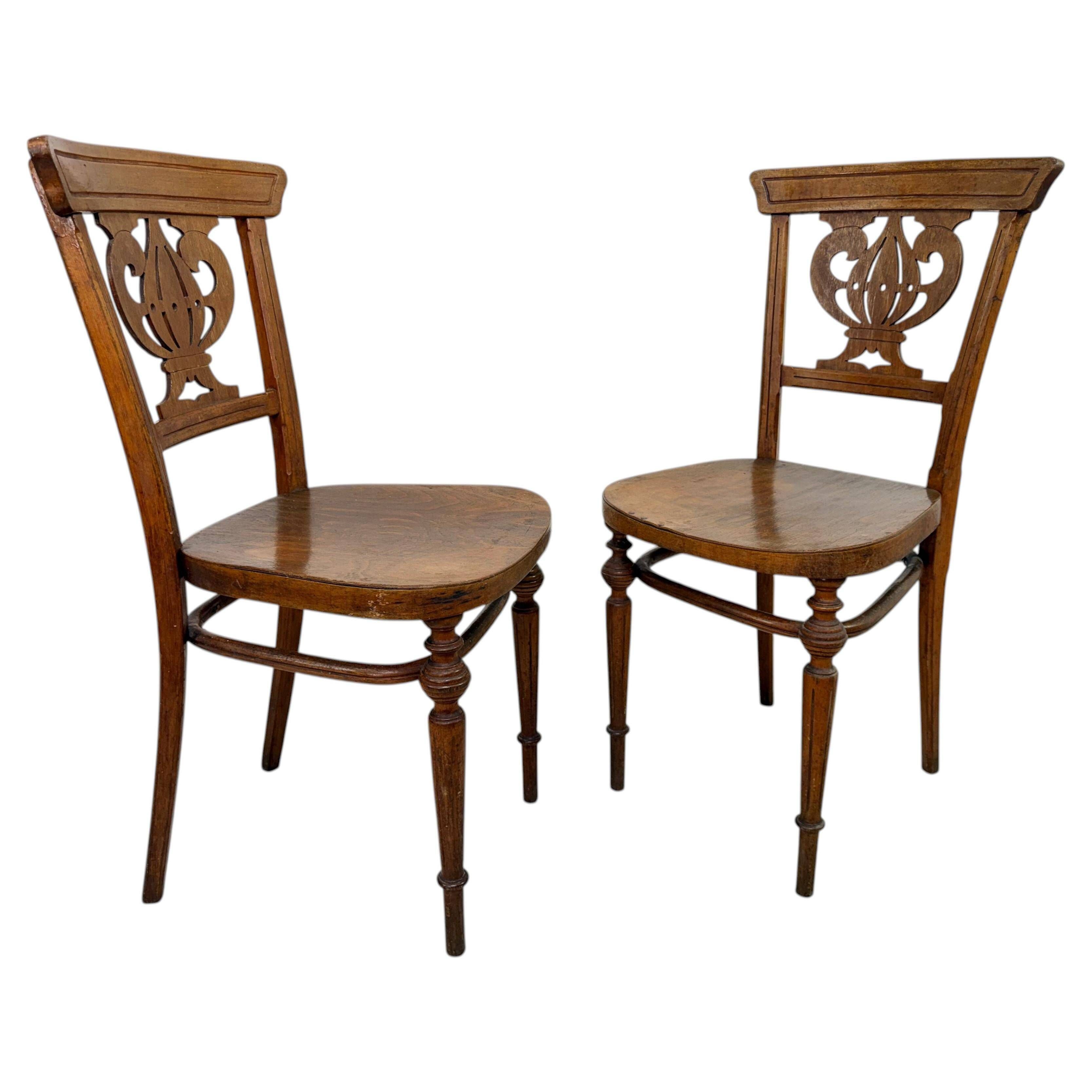 Set of Thonet bentwood dining chairs, in the Vienna Secession style, period.