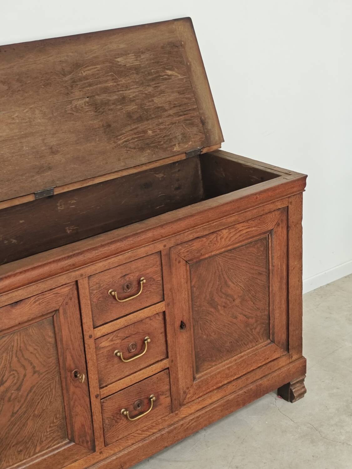 Antique solid wood workbench, dough cabinet from the 18th century.