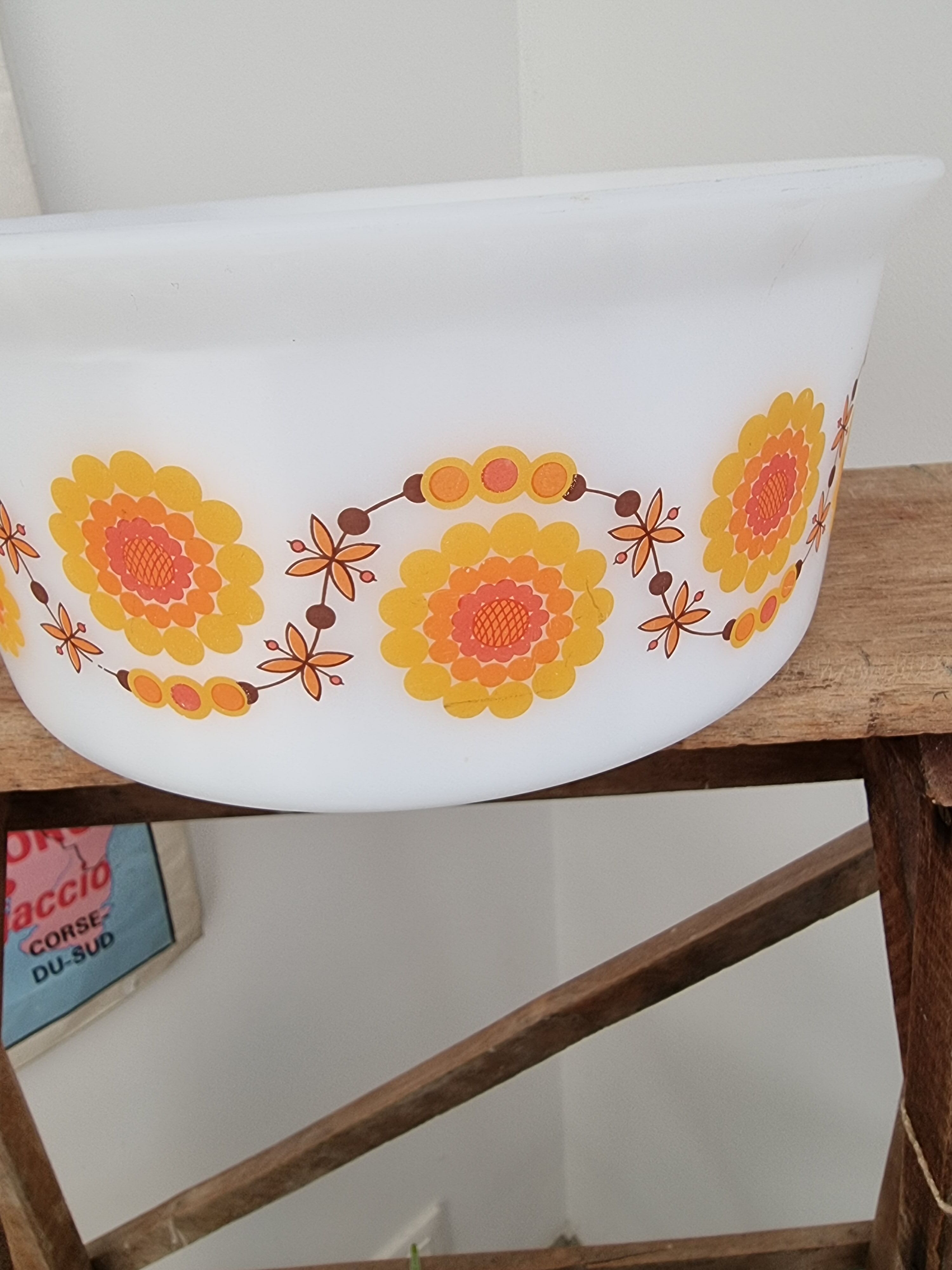 Arcopal vintage serving dish or salad bowl