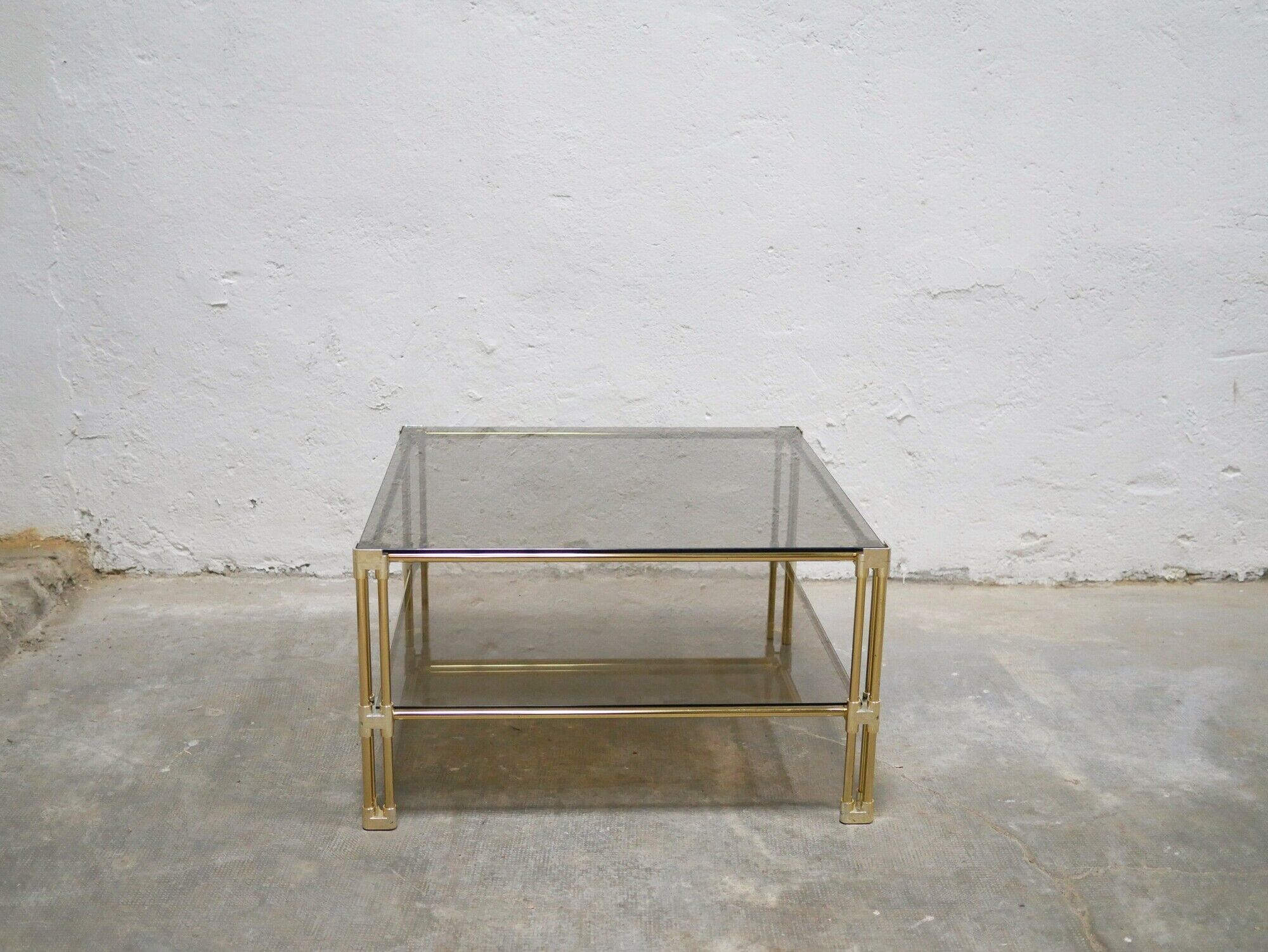 Table basse vintage en verre et laiton éditée par Roche Bobois