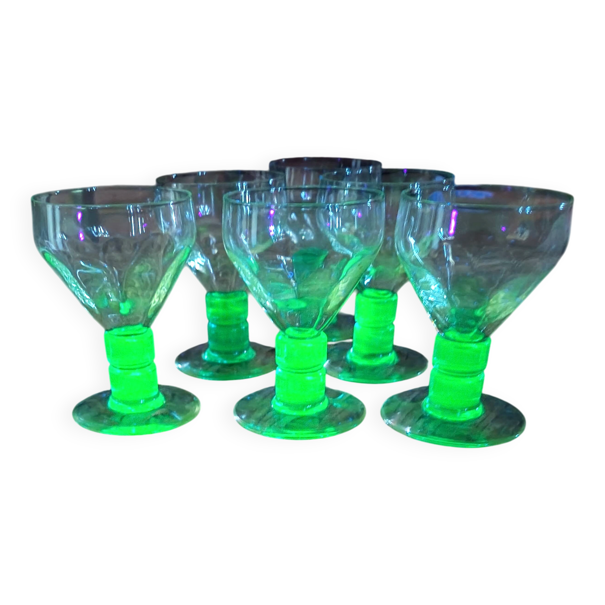 Wine glasses with ouraline feet