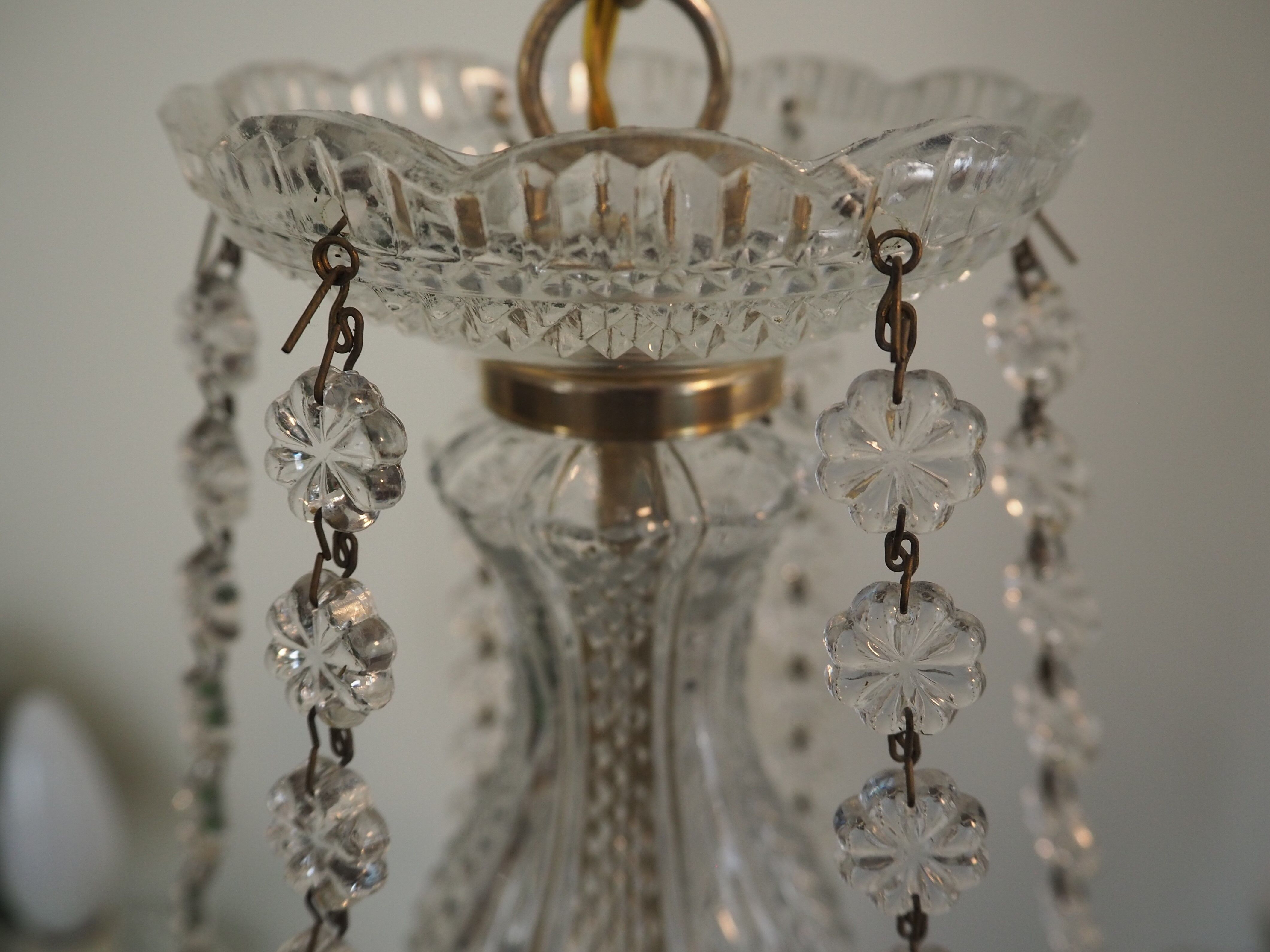 6-light chandelier with tassels