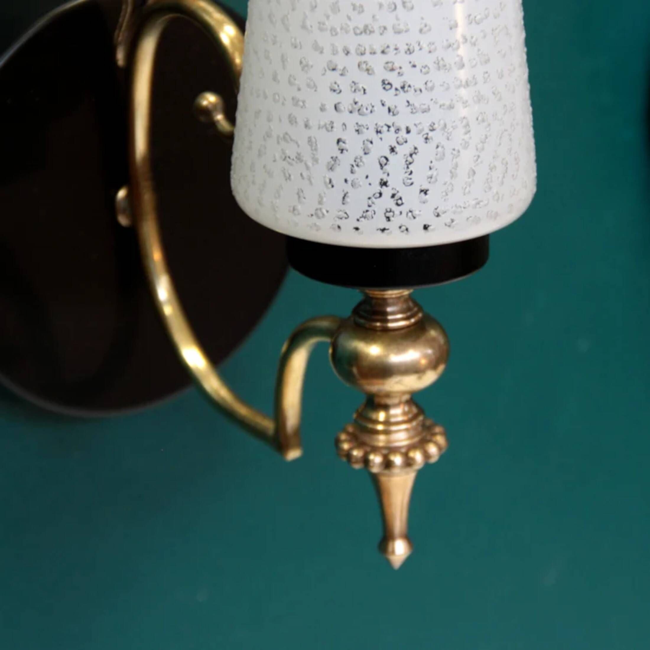 Pair of brass wall lights and speckled white glass tulips LAMP-6019