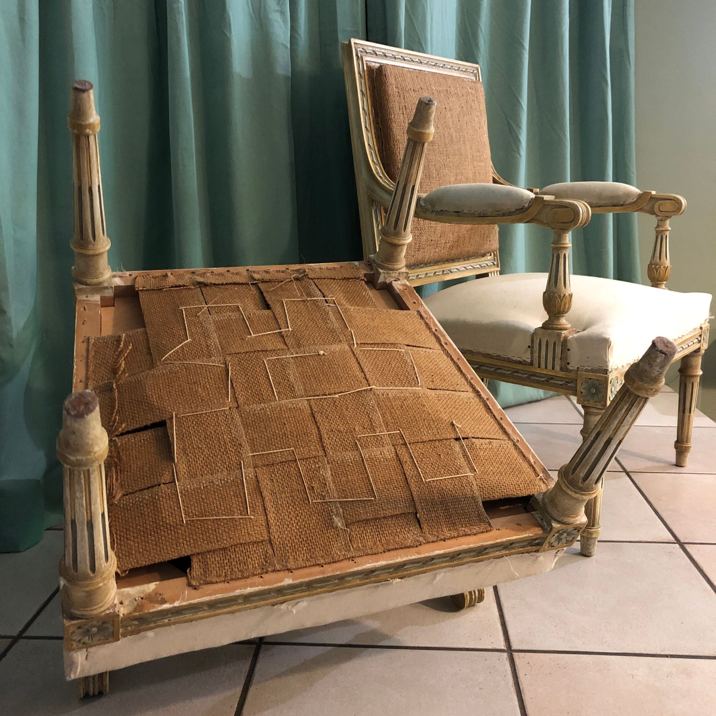 Pair of chairs to queen Louis XVI style