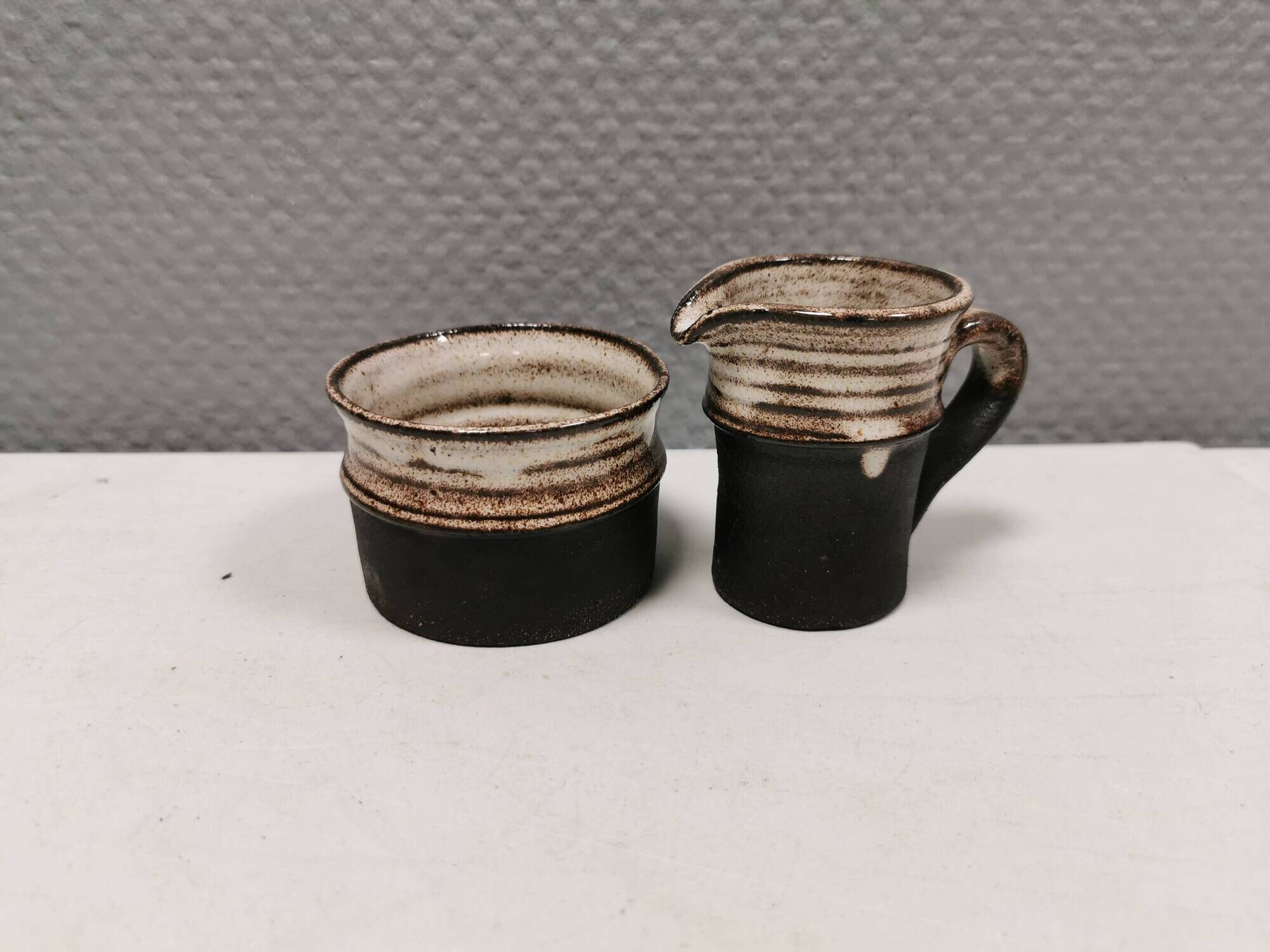 Ceramic set consisting of a sugar bowl and a milk jug from Finns keramik Denmark.